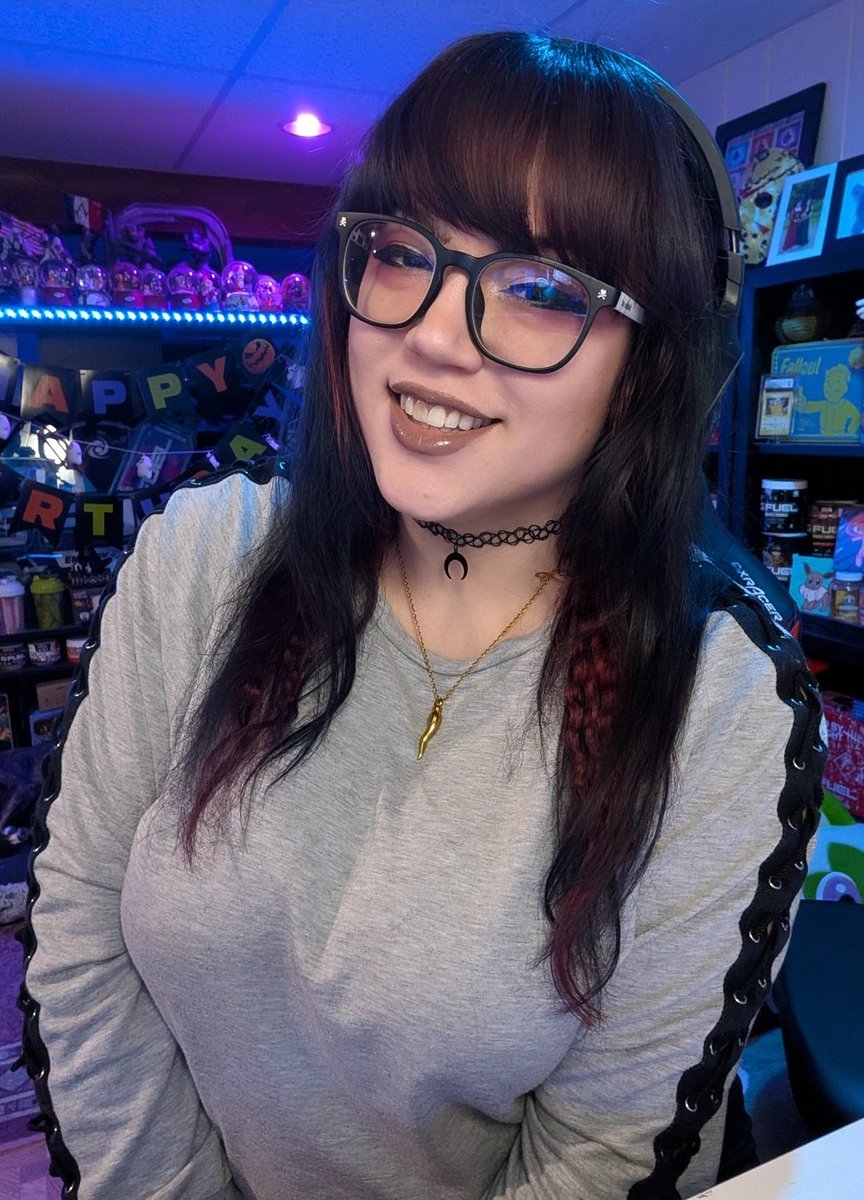 Second to last stream before my Birthday and Twitch Con!!🎉

Only 7 achievements left for No, I'm Not A Human! Can I get them all?? 👀