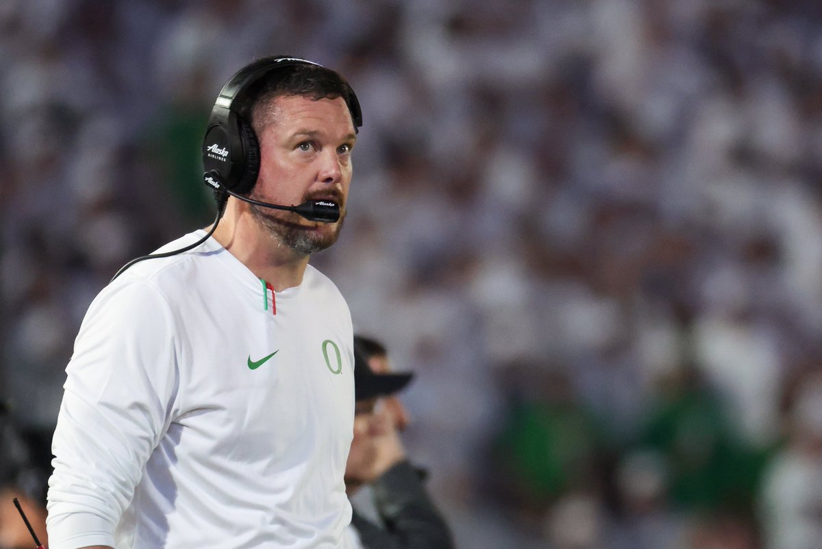 CBSSportsCFB's tweet image. Oregon streaks snapped today by Indiana:

💥 23-game regular season win streak (was longest active in FBS)

💥 18-game home win streak and 17-game conference win streak (both were longest active in FBS)