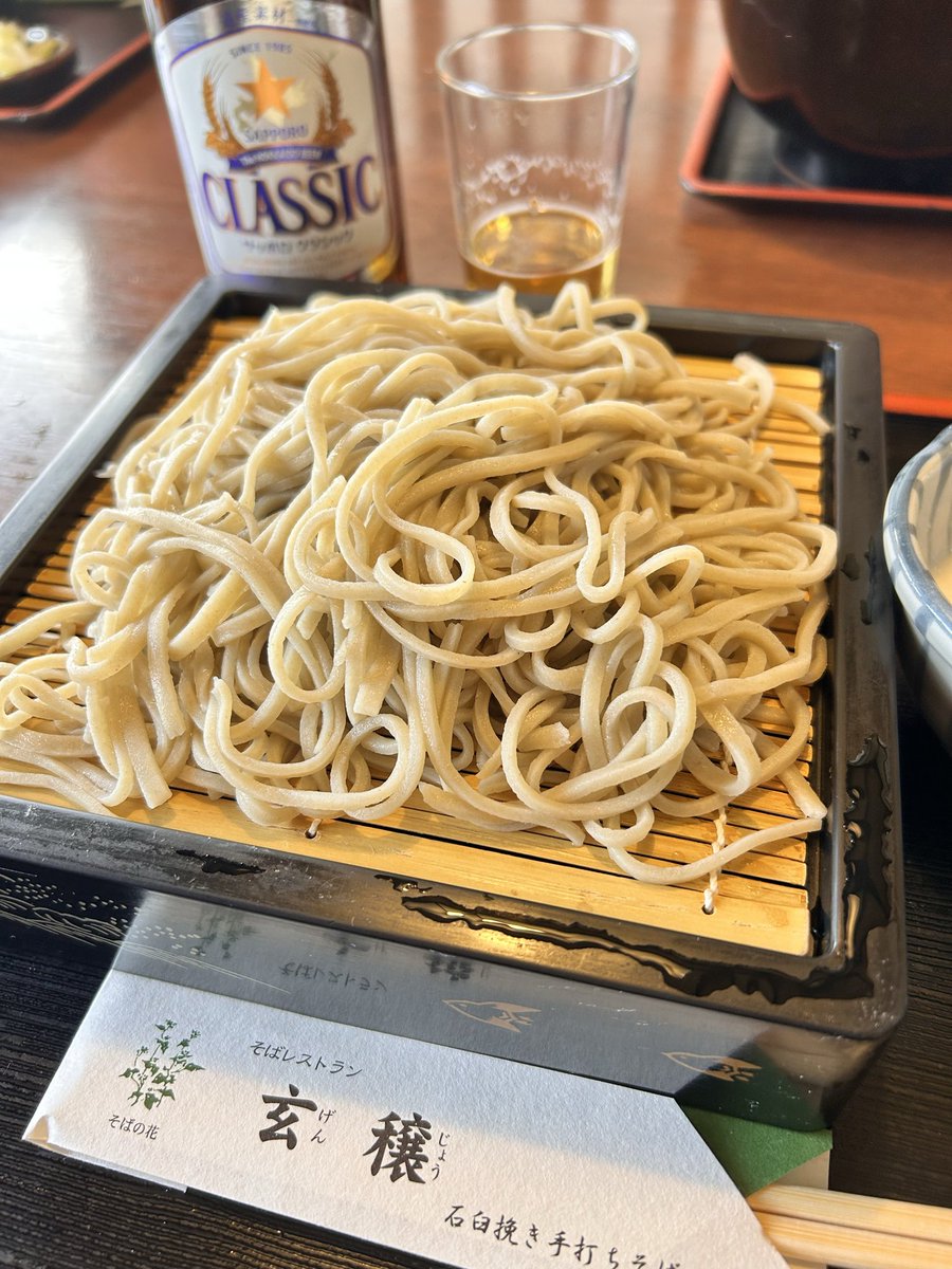 毎年秋の恒例行事になったサホロベアマウンテンへ🐻
クマ大好きな次女の推し活🐻
母は新得の新そばが狙い🍺
冬籠り前のクマさんは脂肪を蓄えて
大きかった〜🐻