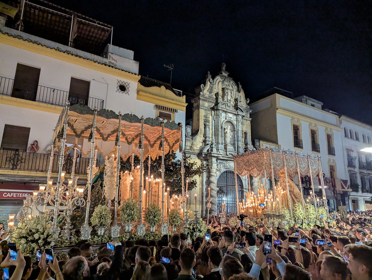 BonoBorrero's tweet photo. Córdoba en una fotografía. Este también es el reino de María Santísima. Vaya momento hemos vivido.

Sin duda, esta es la ciudad que nunca defrauda. Gracias por regalarnos vuestro tesoro. Volveremos.

¡Viva la Esperanza, la Paz y la Madre Dios!

📸 @josegazure
#MagnoVCOR25 https://t.co/7CNgkwJwfZ