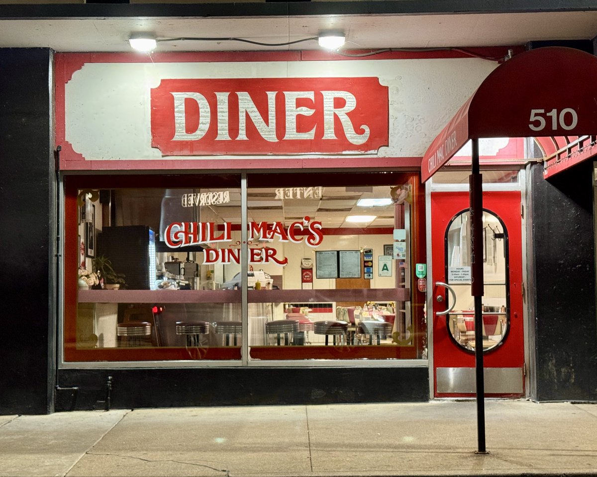 Chili Mac's Diner 
Downtown, St Louis