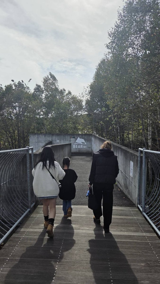 推しのヒロタケ君を見つけた次女
付き合わされる長女
秋超えて冬ばりに寒かった🪾