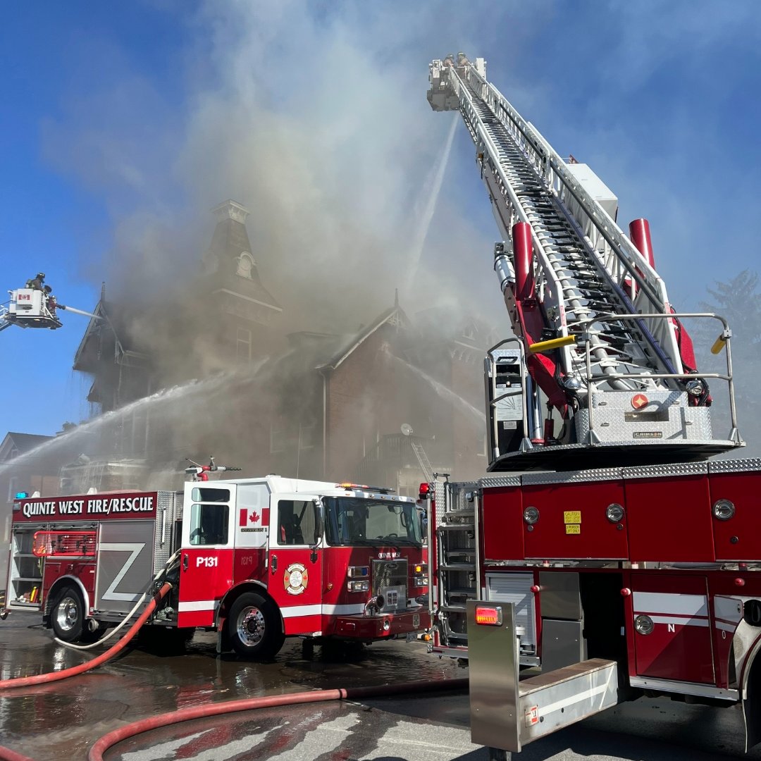 d_chief_smith's tweet image. This past week @BellevilleFire responded with Ladder 1 
to support @QuinteWestFFs at a stubborn structure fire.  Always happy to support our neighbour's.  Great work A-Shift on this mutual aid activation!