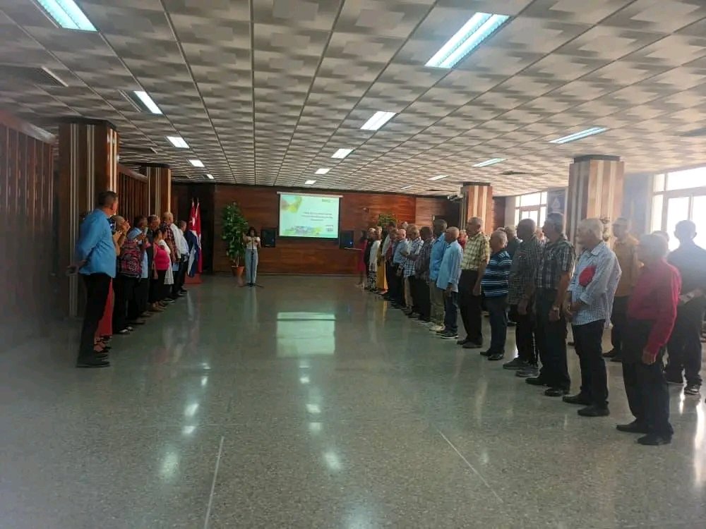 Acto de condecoración a trabajadores Cincuentenarios de nuestro sector azucarero. !!!!Felicitaciones a todos !! #icidca  #Azucareros #Cincuentenarios @Cicidca <a href="/GAzcuba/">Grupo Azucarero AZCUBA🇨🇺</a>