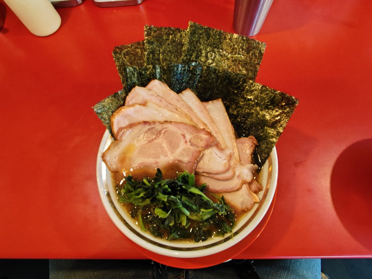 6101976's tweet image. ３連休💤初日の麺活🍜
天理にある我道家総本店さん🤩
本店仕様濃い目柔めをチョイス
醤油のキレや肉の旨味が
しっかり表現された一杯🍜
レンゲが止まらぬ美味さ👌
伝家のチャーシュー🥩
最高に美味すぎるわ🤤
超格別の一杯でした🥰👍
ご馳走様でした🙏

#我道家
#うまーみん