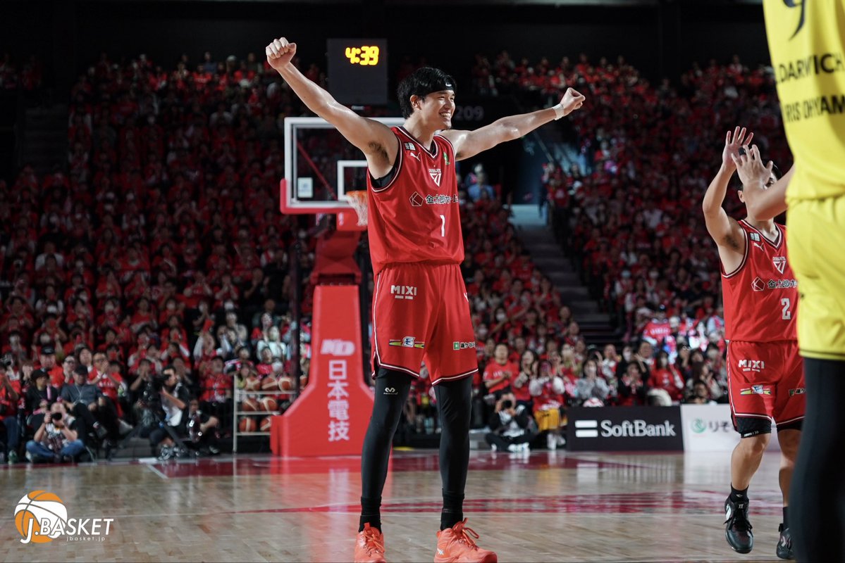 jbasket_jp's tweet image. 【Bリーグ】満員御礼の赤に染まったLaLaアリーナ開幕戦 千葉Jの理想とする速いバスケットが展開され、仙台にリードを譲らず完勝
📝 jbasket.jp/b-leag/54082.h…
⁡
#渡邊雄太
#富樫勇樹
#千葉ジェッツ
#仙台89ers 
@wacchi1013 
@YukiTogashi 
＠CHIBAJETS 
#Jbasketインタビュー
⁡