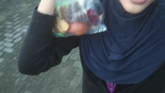 jogging in the early morning then mampir ke sarapan pagi langganan. and the ibu-ibu sarapan pagi started ask, "kok larinya sendirian kak? yang kemarin mana.." 
there is no longer yang kemarin, bu (⁠｡⁠•́⁠︿⁠•̀⁠｡⁠)
alias... asing buuu ^__^
