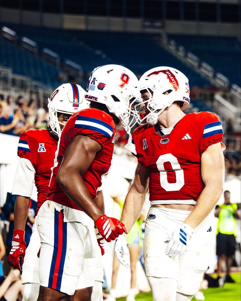 Florida Atlantic Football (@faufootball) on Twitter photo Feelin’ good 🔥🔥
#WIP🏝️ Feelin’ good 🔥🔥
#WIP🏝️