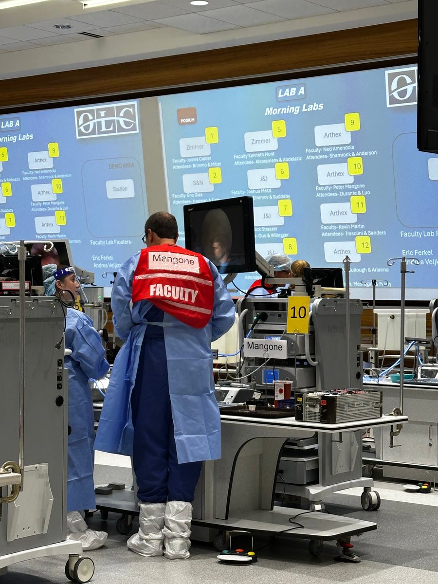 aossm1972's tweet image. ⛰️ We’ve reached the summit!
Day two brought hands-on labs, advanced techniques, and inspiring discussions.
The perfect finish to an incredible climb in surgical education.
#AOSSM #SportsMedicine