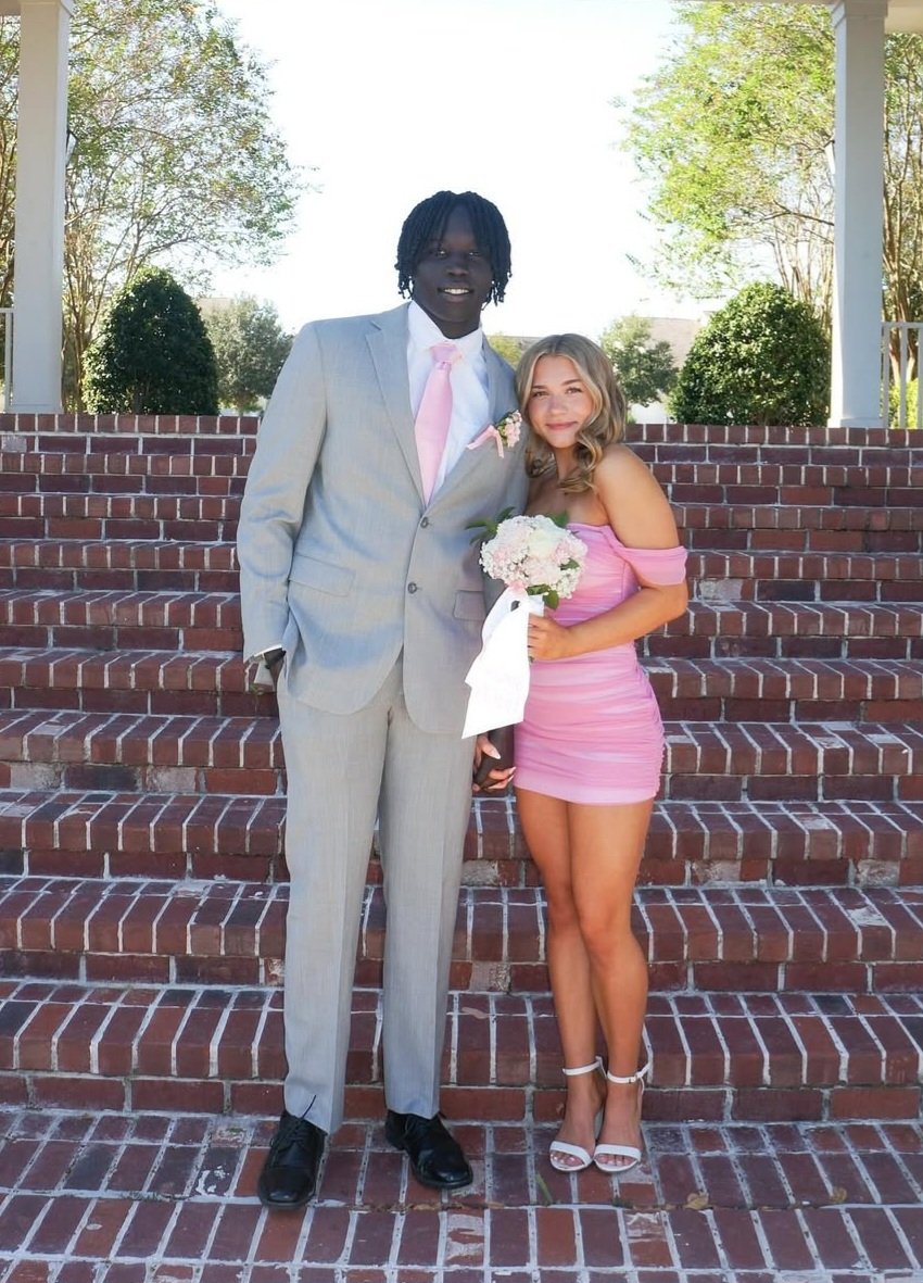 WhiteGirlBlack2's tweet photo. White girls: Are done with the effeminate, dangerous, racists and inadequate incel pink bois...

And

Black men: Are done with the fat, masculine, belligerent, violent, and insufferable Keshia 

Now they've joined forces to live happily ever after‼️���🏼🤴🏿 https://t.co/C7n4KN5pj8