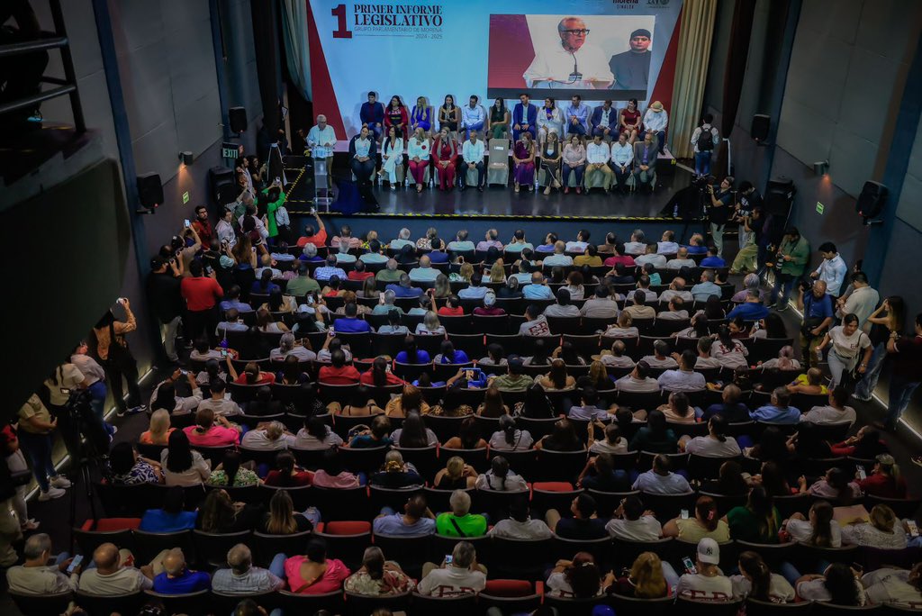 Presencié el informe de nuestras diputadas y diputados del sur de Sinaloa. Reconozco su labor legislativa, de todas y todos quienes integran el H. <a href="/congresosinaloa/">Congreso del Estado de Sinaloa</a> 
El trabajo en conjunto y, particularmente los ejercicios legislativos, permiten consolidar gobiernos por el pueblo