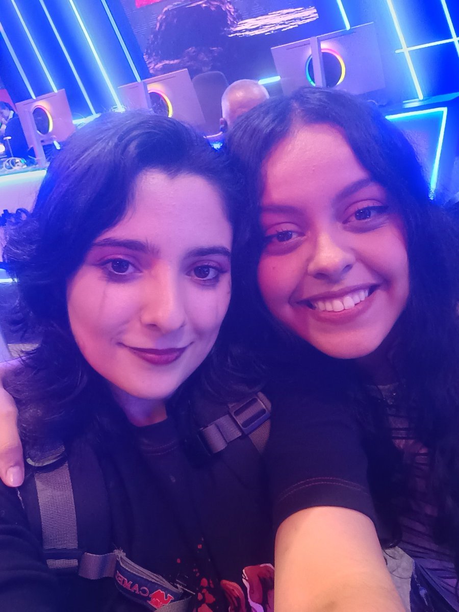 Handrade55's tweet photo. E se eu te falar que só vim pra te ver? Mano foi maravilhoso te encontrar, vc é incrível!! Te amo demais @choke7_ 
#arkanis
#choke7
#choke
#BGS2025 https://t.co/a52j46KGPi