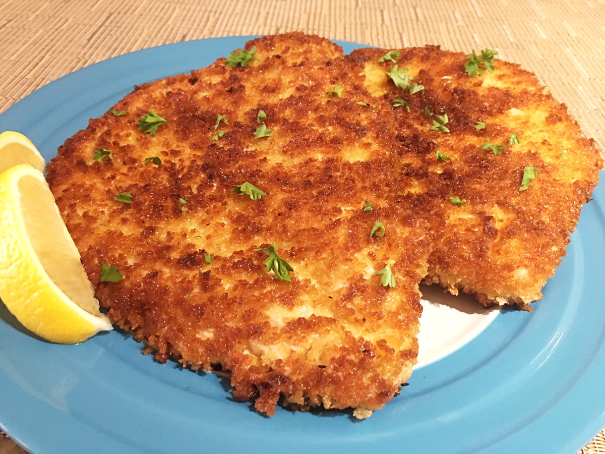 clubfoody1's tweet photo. Today is National #FoodDay🍲
Pork Schnitzel... always a favorite! 🐖🇩🇪
(check out my next posts👆 & the previous ones 👇 for more recipes)

#YouTube 📽️: https://t.co/v0NDyK5Tlk
RECIPE ➡️: https://t.co/NWQHIpTj0S

@EventGuideToday @DiningGuide2Day #RecipeOfTheDay