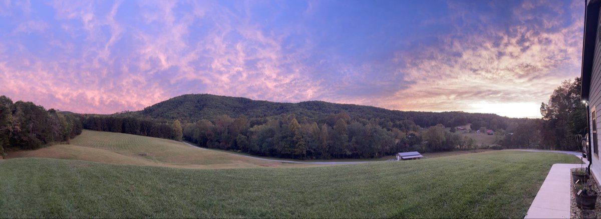 WillKehler's tweet image. Otali Farm 10/11/25 #WNC #Sunset