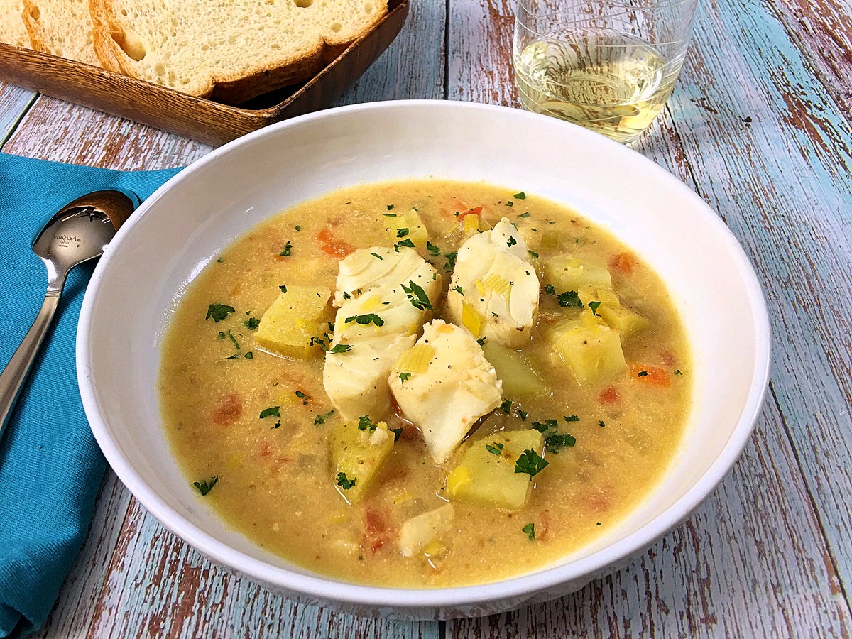 clubfoody1's tweet photo. Today is National #FoodDay🍲
Bourride Provençale with Aïoli... satisfying and comforting! 🐟🇫🇷
(check out my next posts👆 & the previous one 👇 for more recipes)

#YouTube 📽️: https://t.co/Wak5myTvZV
RECIPE ➡️: https://t.co/WgNN3ApHQe

@EventGuideToday @DiningGuide2Day #recipe