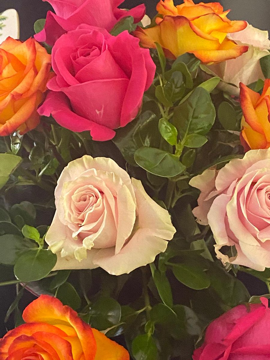 #BuenasNoticias #ColombiaVaBien🇨🇴
Manantial de Buenas Noticias en la Economía de Colombia.
No. 30/25.
-Record histórico en consumo de huevos en Colombia-
Un huevo diario por habitante se está consumiendo en octubre de 2025.
El consumo de huevo en Colombia ha alcanzado un récord