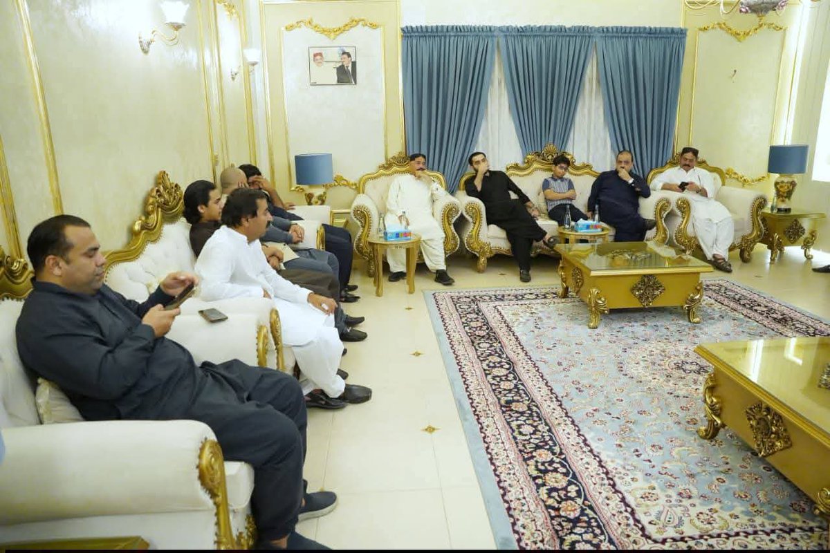 Waseem Rajput 🇱🇾 (@waseemrajputppp) on Twitter photo پاکستان پیپلز پارٹی ضلع حیدرآباد کے جنرل سیکریٹری وسیم راجپوت کی جانب سے نوجوان رہنما راول شرجیل میمن کے اعزاز میں ایک پرخلوص چائے کی دعوت کا اہتمام کیا گیا۔
اس موقع پر پارٹی کی تنظیمی امور، نوجوانوں کے کردار اور عوامی خدمت کے جاری مشن پر تفصیلی گفتگو ہوئی. پاکستان پیپلز پارٹی ضلع حیدرآباد کے جنرل سیکریٹری وسیم راجپوت کی جانب سے نوجوان رہنما راول شرجیل میمن کے اعزاز میں ایک پرخلوص چائے کی دعوت کا اہتمام کیا گیا۔
اس موقع پر پارٹی کی تنظیمی امور، نوجوانوں کے کردار اور عوامی خدمت کے جاری مشن پر تفصیلی گفتگو ہوئی.