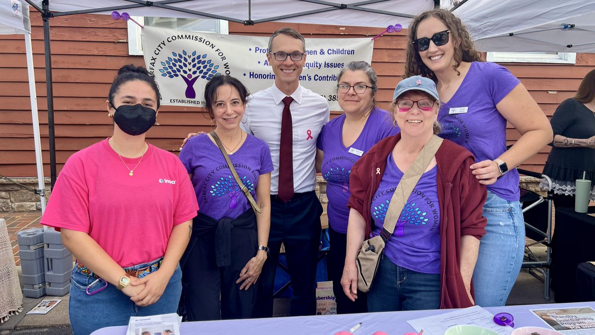 Rep_Walkinshaw's tweet image. Had a great time connecting with folks at Fairfax City’s 49th Annual Fall Festival! 🍂
From local food to music and crafts, it was a perfect celebration of our community.