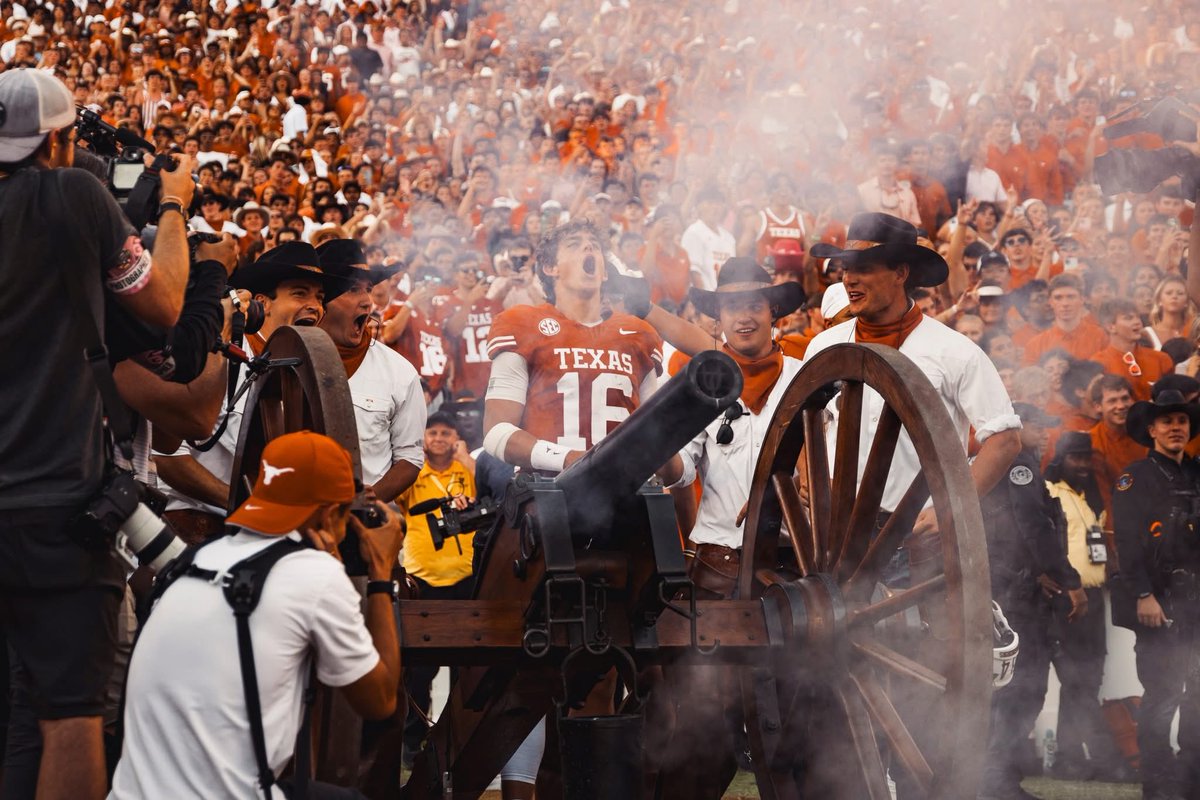 brianw972's tweet photo. The university of oklahoma is undefeated when they have scored a touchdown against Texas.  Fortunately they have only done that once in the last 4 years 🤘🏼🧡 @TexasFootball https://t.co/cV3ECri2FP