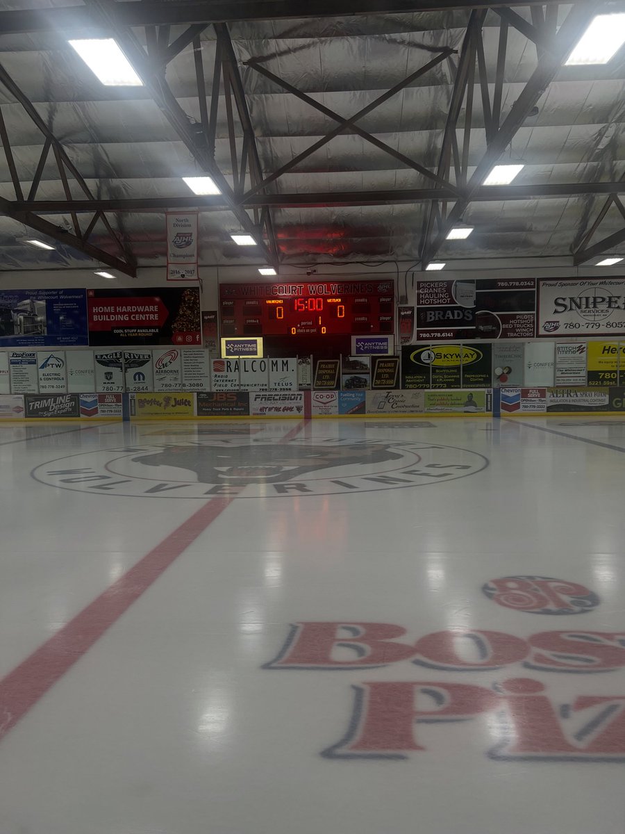 Back at it tonight from the <a href="/RealtyHomeTime/">Home-Time Realty</a> Broadcast Centre in Whitecourt. <a href="/WildRoseCoop/">Wild Rose Co-op</a> <a href="/camrosekodiaks/">Camrose Kodiaks</a> Hockey starts with Kodiaks Game Day Live for <a href="/FortisAlberta/">FortisAlberta</a> at 6:45 on <a href="/NewCountry981/">New Country 98.1</a> and <a href="/FloHockey/">FloHockey</a>. 

#ajhl