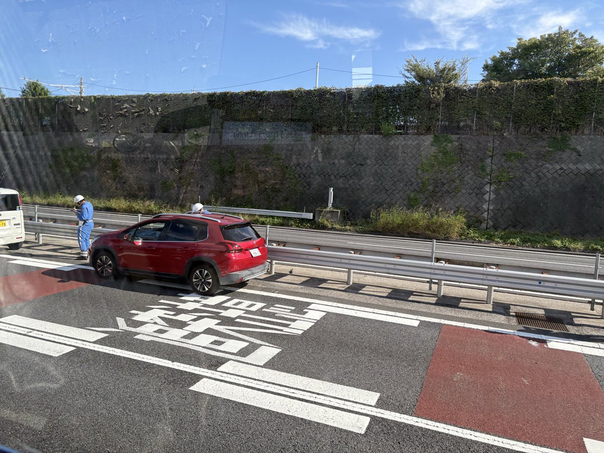 corapiston's tweet photo. 2025/10/12 0914 東北道浦和料金所下り1キロ手前で事故、少し渋滞　　#東北道事故 #東北道　#事故渋滞 https://t.co/3cTvgy6tyW