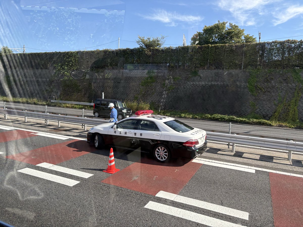 corapiston's tweet photo. 2025/10/12 0914 東北道浦和料金所下り1キロ手前で事故、少し渋滞　　#東北道事故 #東北道　#事故渋滞 https://t.co/3cTvgy6tyW