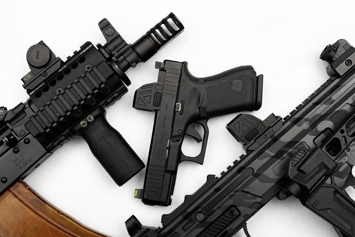 Friendly reminder that all Gideon Arms dot sights come with a low profile 1913 MIL STD mount included in the box, except for Mediator 2 which includes an AR15-friendly riser mount instead. Gideon Granite Comp shown on three different examples for your viewing pleasure.