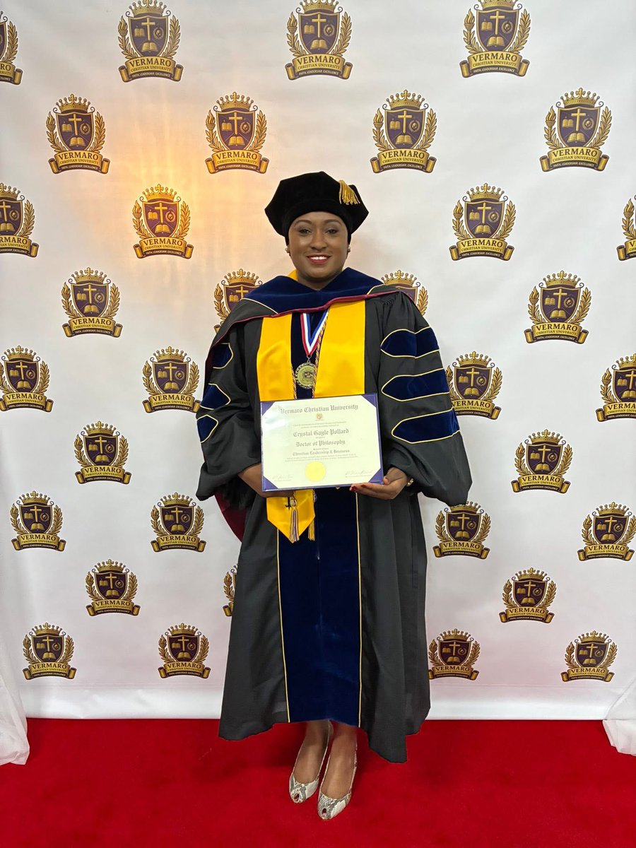 CrystalGaylePo1's tweet photo. This weekend I travel to Maryland in the mountains for my graduation 👩🏽‍🎓 as of today and for now on I am Dr. Crystal Gayle Pollard 🎓🎉
#Dr
#SHEDidIt https://t.co/4dFGrAng2Y