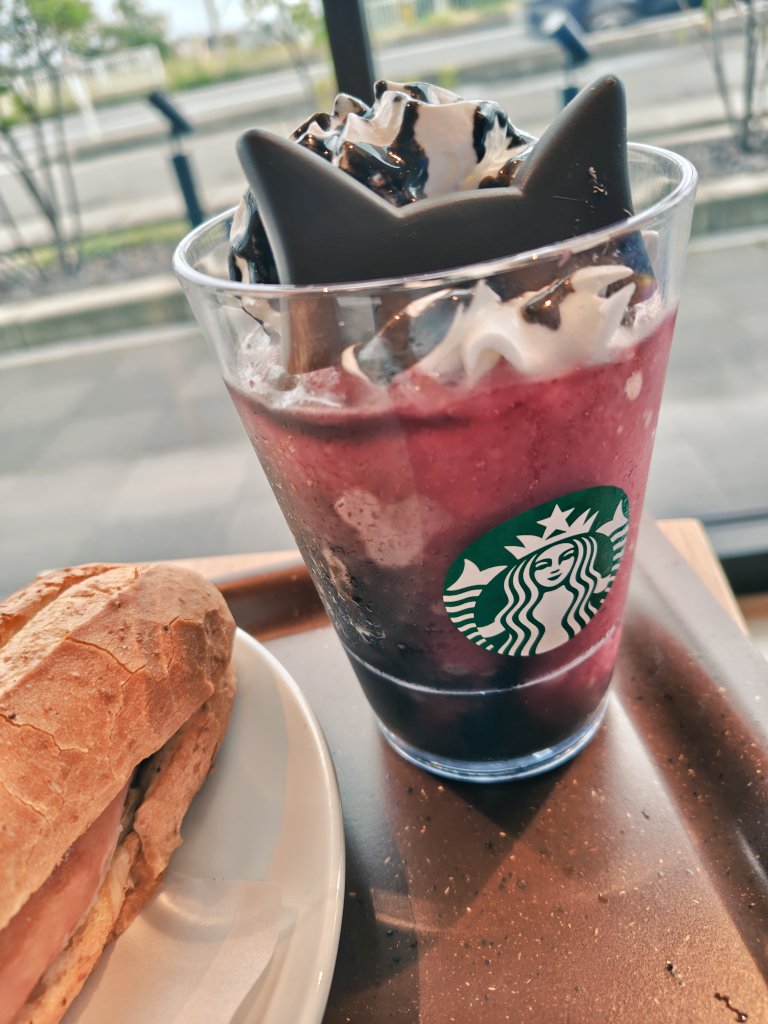 sunechama2323's tweet image. スタバなう！☕️✨
 #スターバックスコーヒー
 #スタバ 
 #スタバハロウィン2025 
 #アサイーベリーフラペチーノ