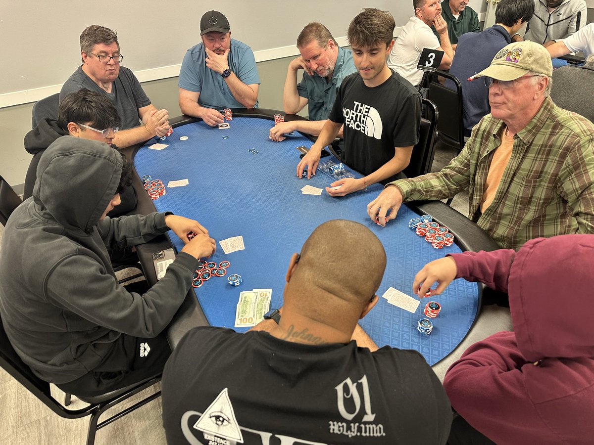 CCG poker LIVE update from the 
VFW Warrenville: 

83 players in the 2pm $20 Early Bird
12 players in the 3pm $150 O8/Stud-8
33 players in the 4pm $150 Deepstack
7:30 $80 Saturday Special 25K/15min

3x CASH GAMES RUNNING: 
2x $1-2 NLH + $2-3 NLH

#ccgpoker
