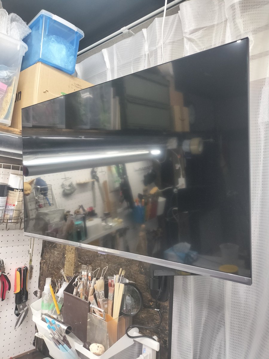 k_ma5at0's tweet photo. My daily workspace setup.
Two monitors and a tablet — one for references, one linked to my phone.
It’s a small setup, but essential for precision in sculpting.
#art #artist #sculpting #workspace #creativestudio #handmade #digitalreference #artprocess #artworkflow https://t.co/o8ngN64lIt