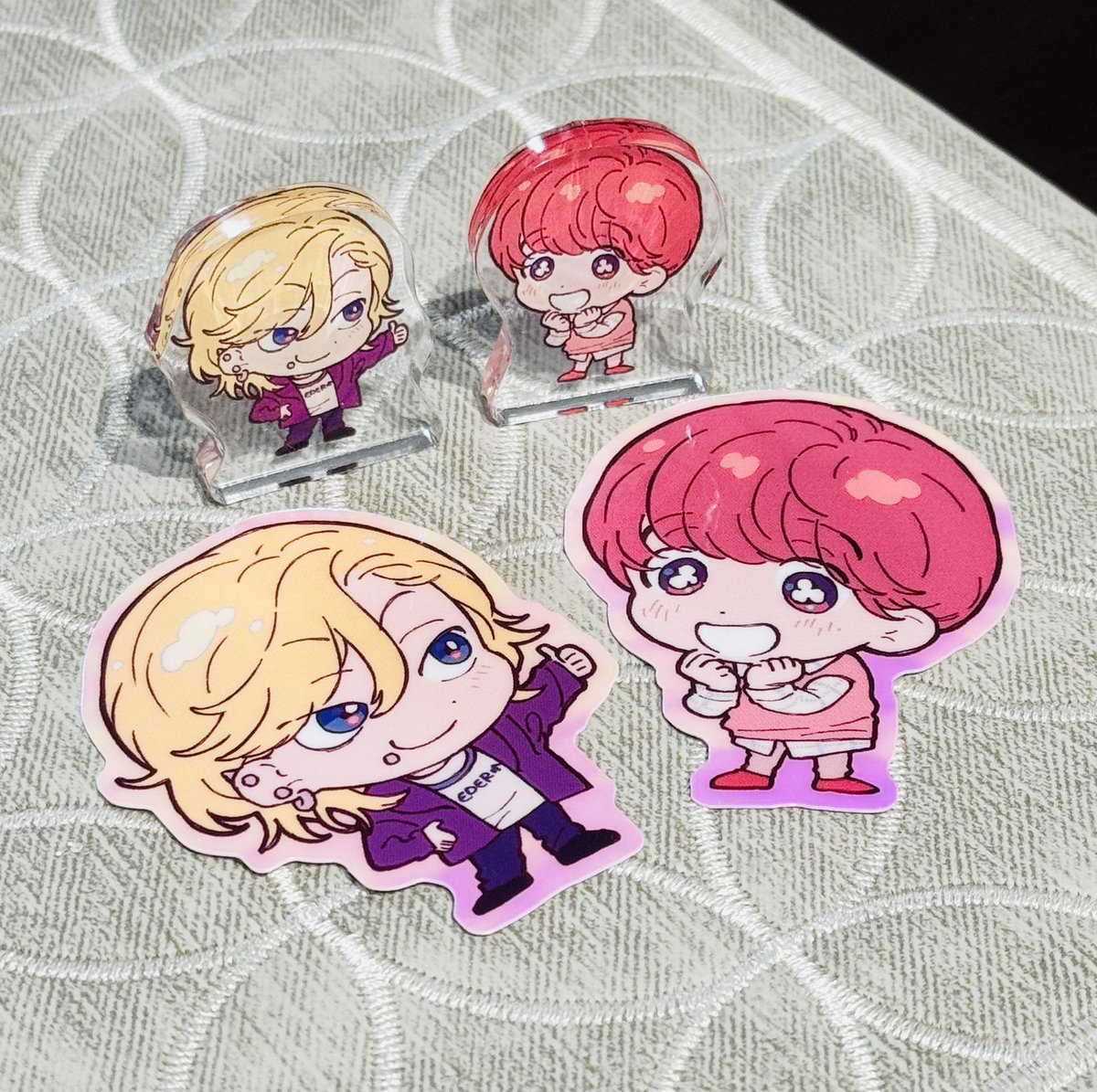 今日は西ホールほ47aにスペースいただいてます！自立ミニアクスタも可愛くできたしステッカーもキラキラできゃわいい🥹✨
ステッカーは1枚ずつ無料配布なので柄のご希望あったらお会計時におっしゃってくださいー！🙇‍♀️
#J庭58