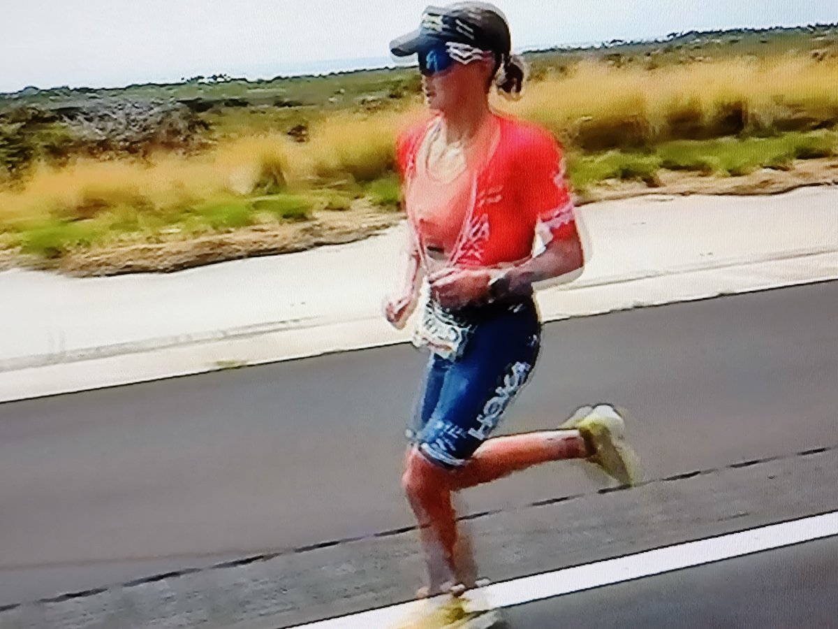 As it now looks, Taylor Knibb 🇺🇸 will become the “Queen of Kona” after Lucy Charles-Barclay had to abandon the race due to several bouts of weakness.
IRONMAN World Championship Hawaii 2025 🌺Kailua-Kona
