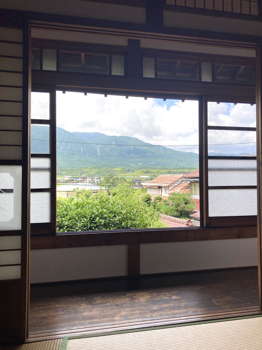 おはようございます。いつも脇山にお越し頂きありがとうございます。

最近の朝の室温は20℃ほど。穏やかな時間が流れています🍁