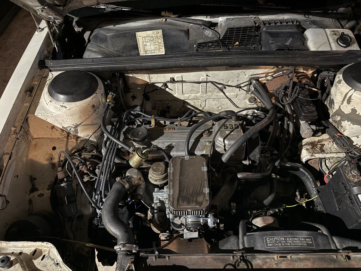 ForgeMasterRu's tweet image. Look at how these came from the factory. All that bullshit is to meet some stupid emissions goal. It’s no wonder these engines were so problematic for their owners.

Simplicity is king.

Screw the emissions era crap. Don’t need it, not on a car this old.