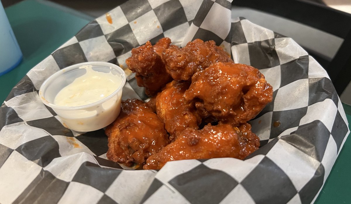 #白貂今天吃什么 圣路易斯烤猪肋排、T骨牛排、炸鸡