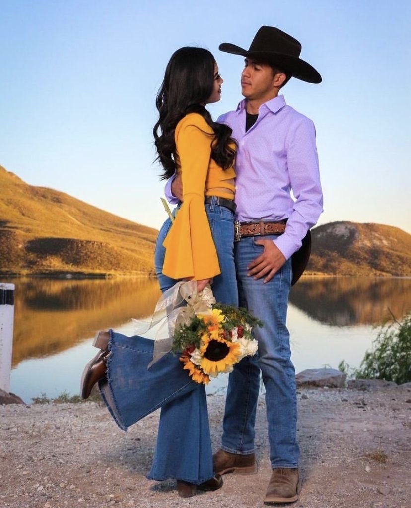 Zia_NGBB's tweet photo. #nativecouples https://t.co/Hv5l373XEJ