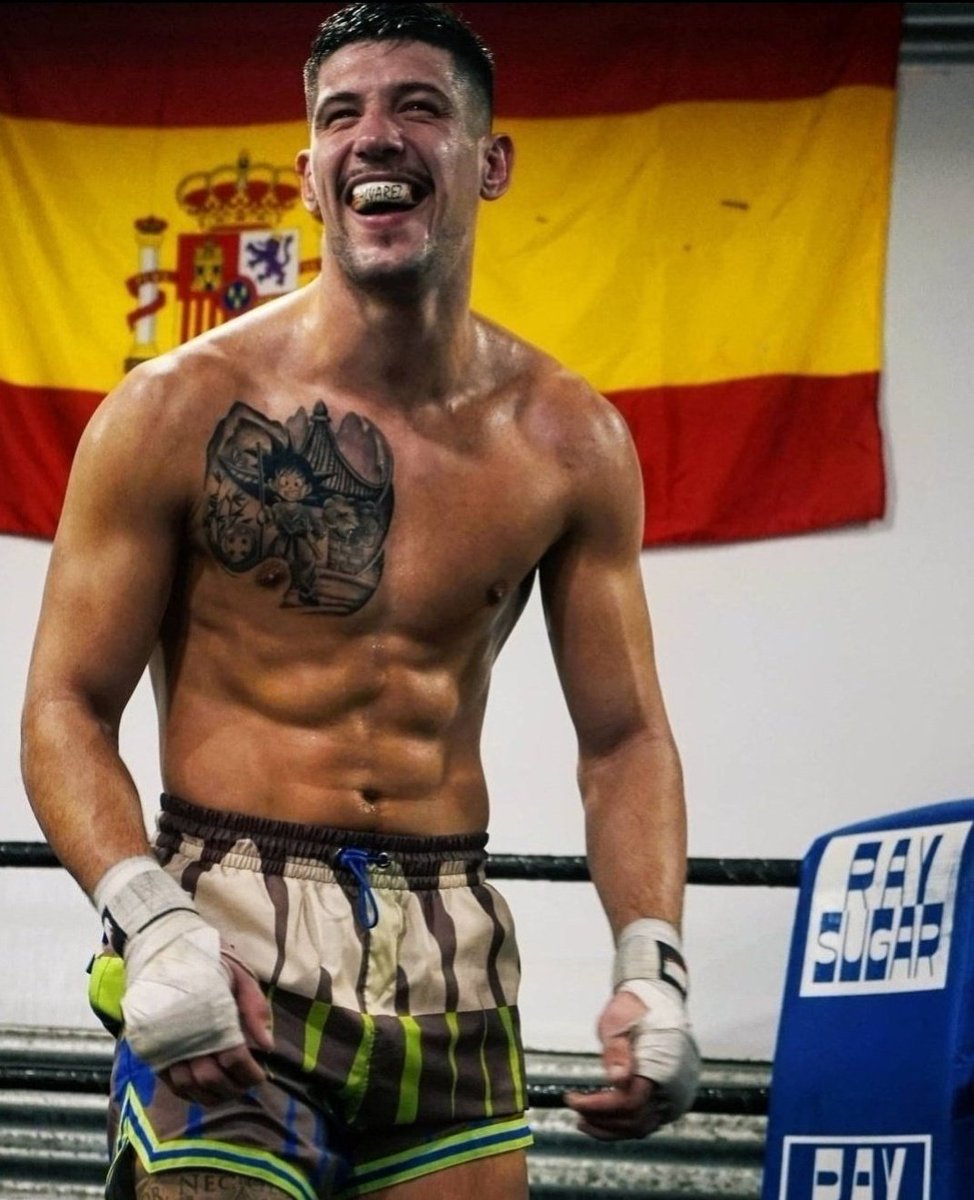 kyritop's tweet photo. JOEL "EL FENÓMENO" ÁLVAREZ 🇪🇦

-Le gusta Nino Bravo
-Asturiano
-No sabe decir dos palabras seguidas en inglés 
-Veranea en caravana
-Gana un 12 de octubre
-Los gringos le llaman "el finomino"
-Tiene pinta de follar como un toro 

Español de época 🐐 https://t.co/Vp8irOPm0g