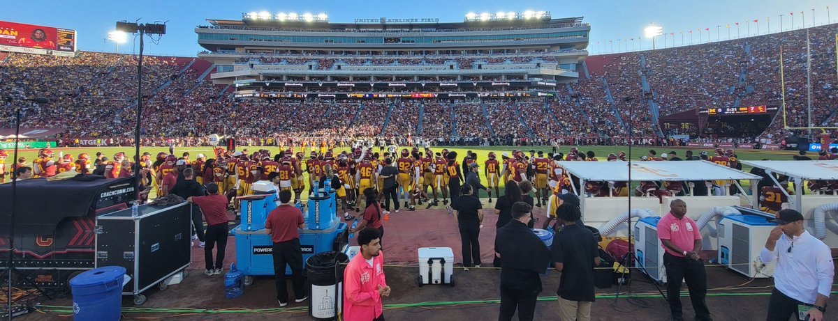 uscpsycho's tweet photo. It's a very full house in the Coli!
#USC #FightOn ✌️ #BeatTheWolverines https://t.co/847JhTry9p