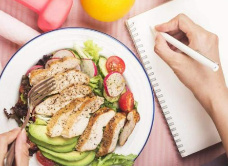 KristenJakobitz's tweet photo. It's not just about the workout itself; it's about the recovery. Make sure you're fueling your body with protein and nutrients post-workout to support muscle repair and hormone function.
#WorkoutRecovery #MenopauseFitness #FitnessTip https://t.co/Ee1fSgaylx