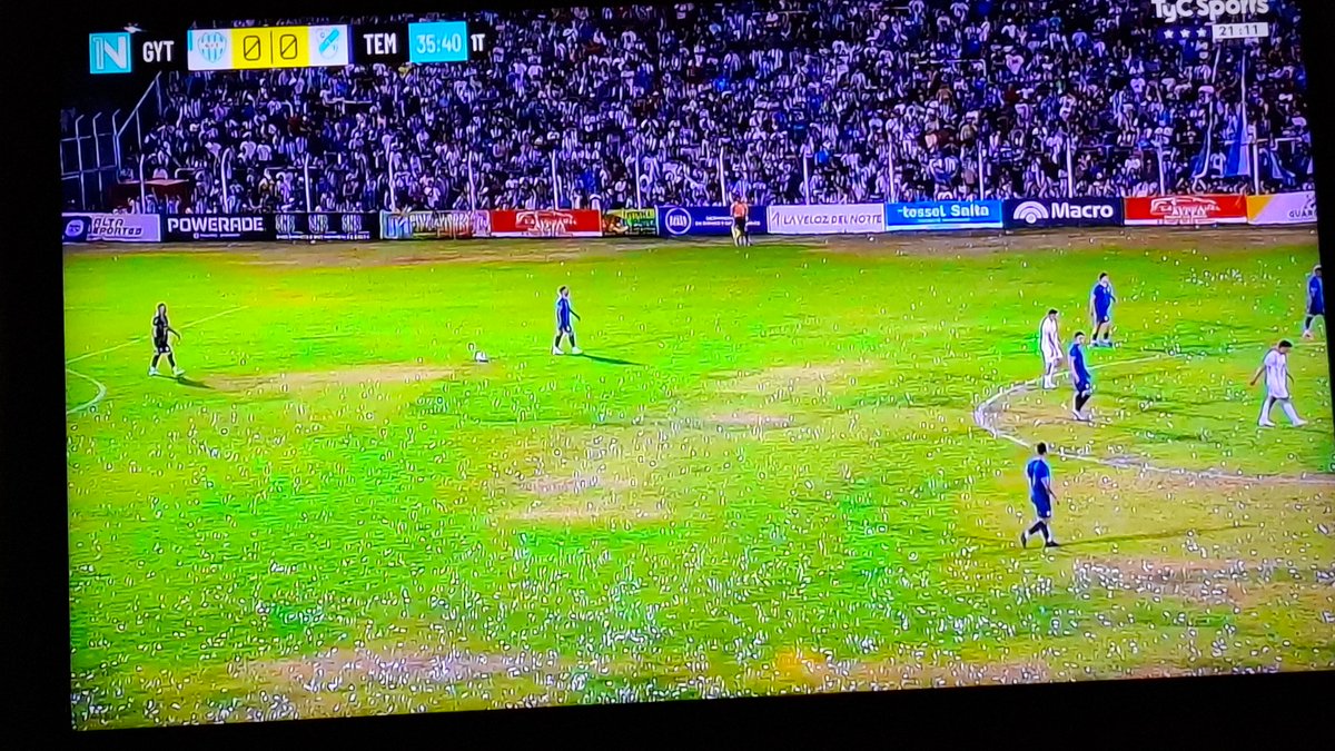 mhlopez's tweet photo. ¡Qué campo de juego infame el de Gimnasia y Tiro! Poco serio que se juegue ahí en la búsqueda del ascenso a Primera. Temperley va por el milagro. Hizo más puntos que su rival, pero juega de visitante y con desventaja deportiva. Solo en la AFA pasan estas cosas... https://t.co/ev8uDWprIJ