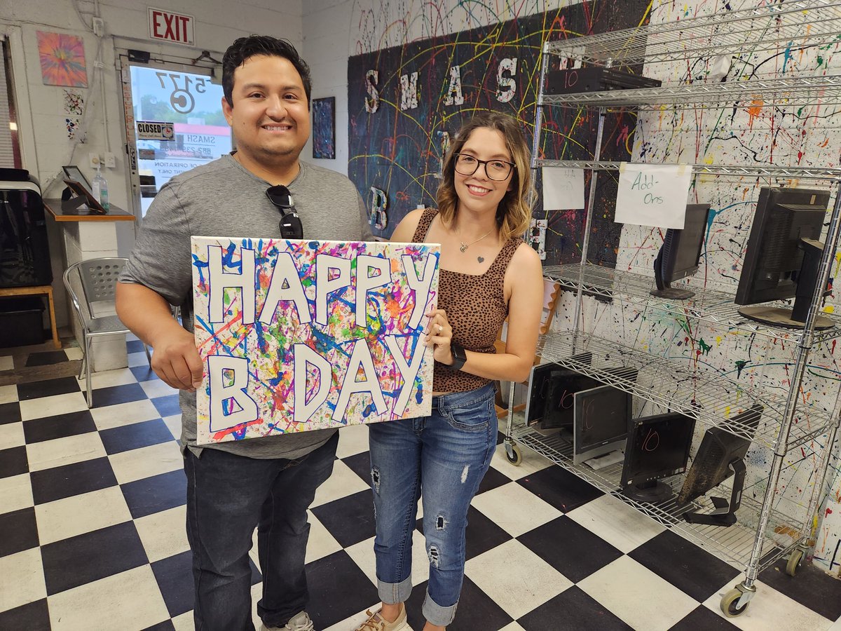 SmashNBash1's tweet image. Splatter sessions: for the artist in all of us. 🎨🌟 #ColorfulFun