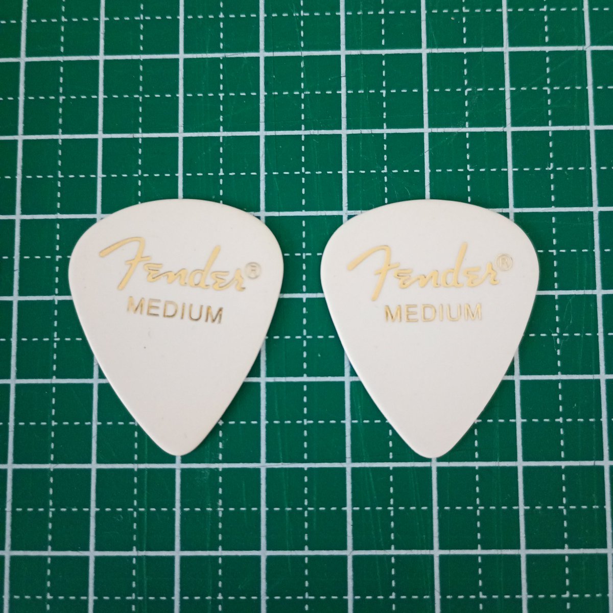 ikoi_guitar's tweet image. 違和感を覚えた（左）
#ギター　#ピック　#フェンダー