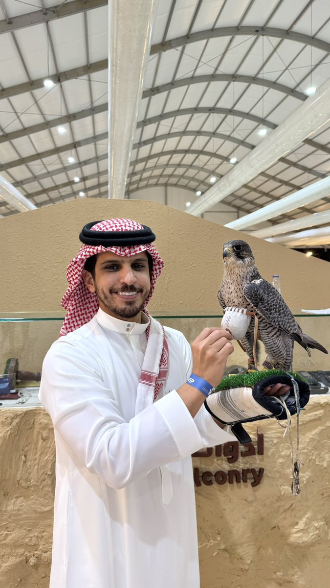 almutairii_239's tweet image. الكمال والرُقي في أبهى صورة🤎. 
#فهد_الرقاص