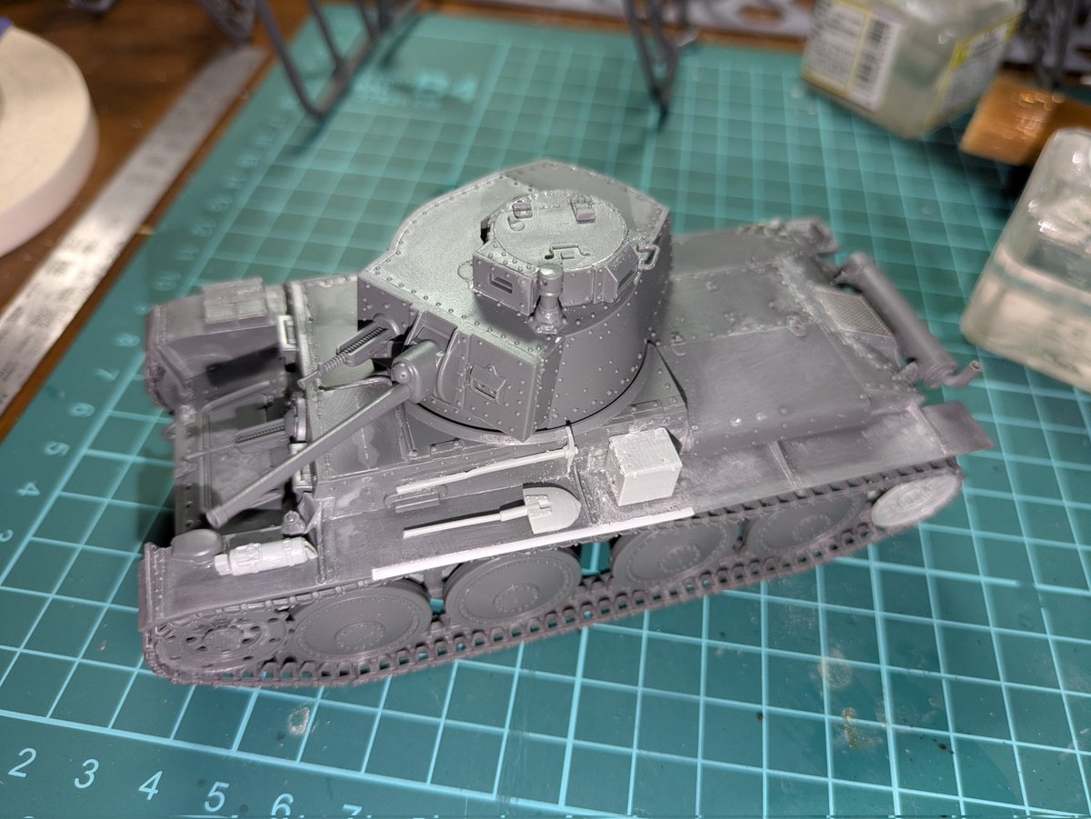 amuro0moon's tweet photo. #ガルパン の戦車プラモって
専用型ではなく
海外既存キットの流用で
完成してもアニメ��様にならない
ってのが不評らしく?…
って訳ではなくプラッツさんの
キット接着ミスって^^;
タミヤさんキットと
ニコイチ豪勢版になって
しまいましたが
下手なりに一応形になりました
く(`・ω・´)
#38t https://t.co/7T6jcsbZgA