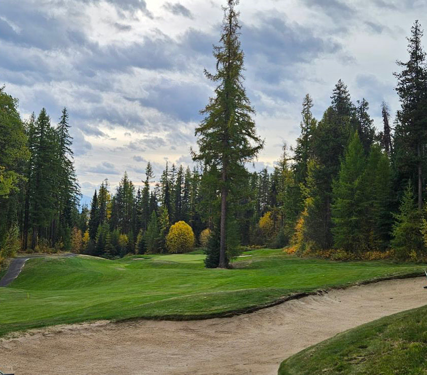 Due to the cold temperatures &amp; snow in the forecast starting this evening, we’ve made the decision to close the course tomorrow.

The clubhouse restaurant will also be closed tomorrow &amp; for the remainder of the season.

Thank you to everyone who came out to play, dine, this year.