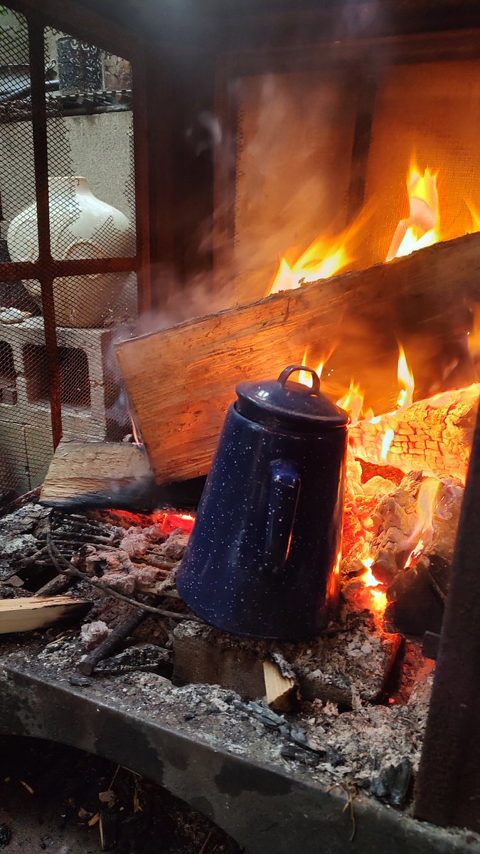 absurd_god3635's tweet image. #Sukkot Hot dark cocoa flavonoids and Firewater( there&apos;s a country song in there somewhere) Firewater tastes better Jeremiah 23:29 is not My word is like fire .. And like a hammer that breaks rocks! @potus