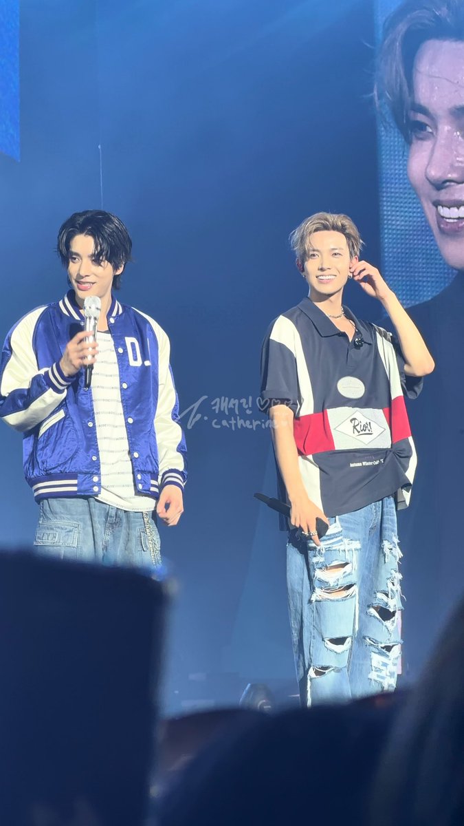 heesmyluv's tweet photo. Heejake ☺️
#엔하이픈 #ENHYPEN #HeeJake
#HEESEUNG #희승 #ヒスン
#JAKE #제이크 #ジェイク
#WALKTHELINEInSG
#WALKTHELINE_IN_SG
#WALKTHELINE_IN_SINGAPORE https://t.co/GCBvcpgf7G