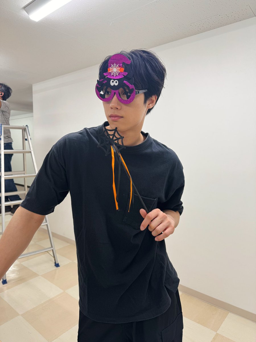 koikeigo2_ex's tweet image. #恋する警護24時 ᝰ✍︎꙳⋆
✐☡  #season2  現場報告

もうすぐハロウィン🎃

#夏生大湖 さんに仮装👻してもらいました！

【初回まであと少し】
10/17(金)▶︎▶︎
よる11:15スタート

#TVer で前シーズン配信中📱
tver.jp/series/srm4fb2…

お気に入り登録もよろしくお願いします🤲

#恋警護2…