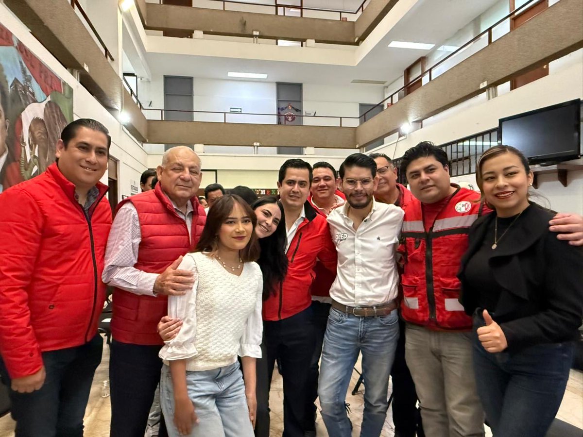 Mi reconocimiento y felicitación a todo el equipo de PRI Mx Puebla, encabezado por Ángel Hernández y Nefertiti Cázares, quienes hoy tomaron protesta como dirigentes estatales.
